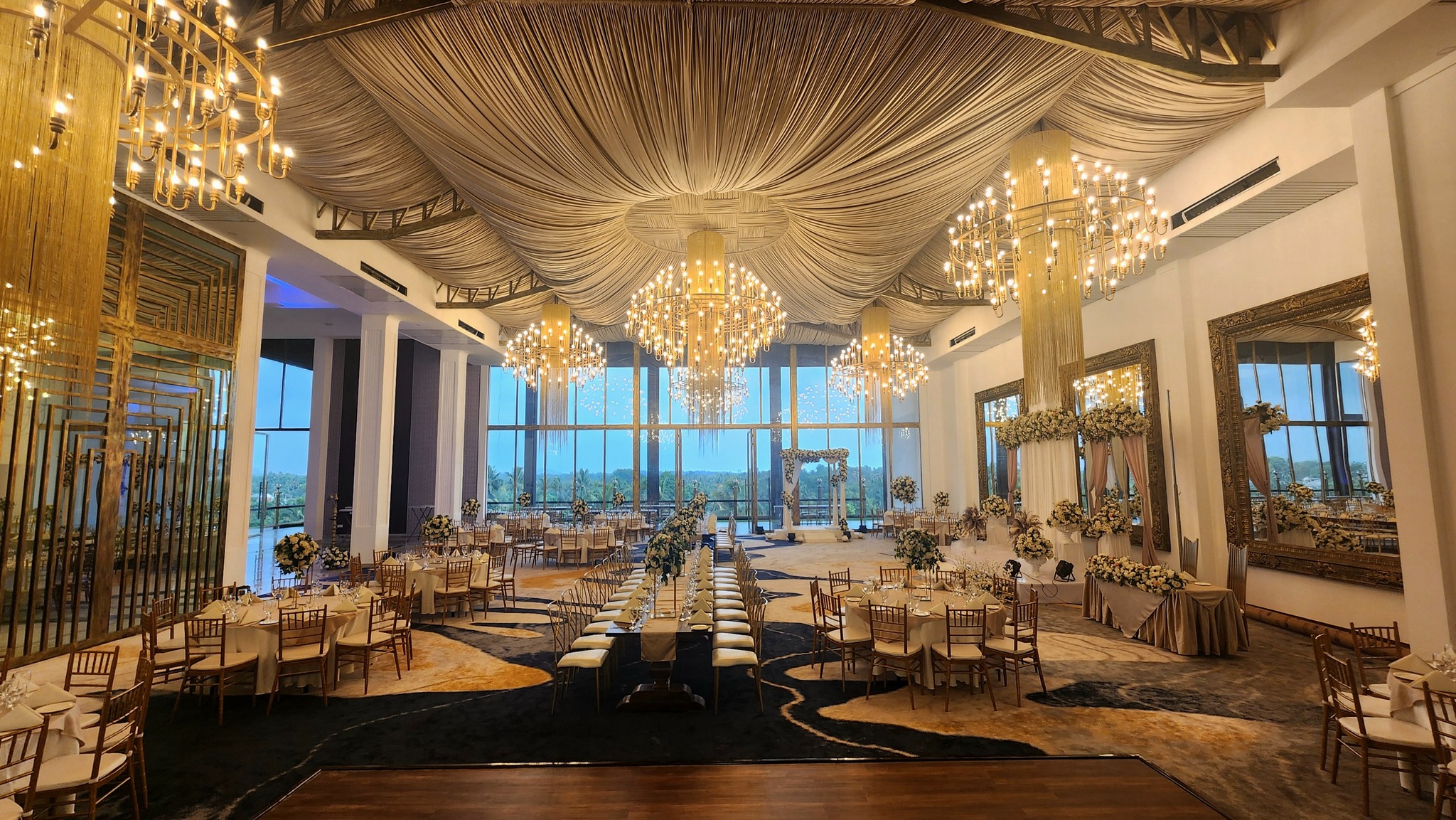 Dining arrangement